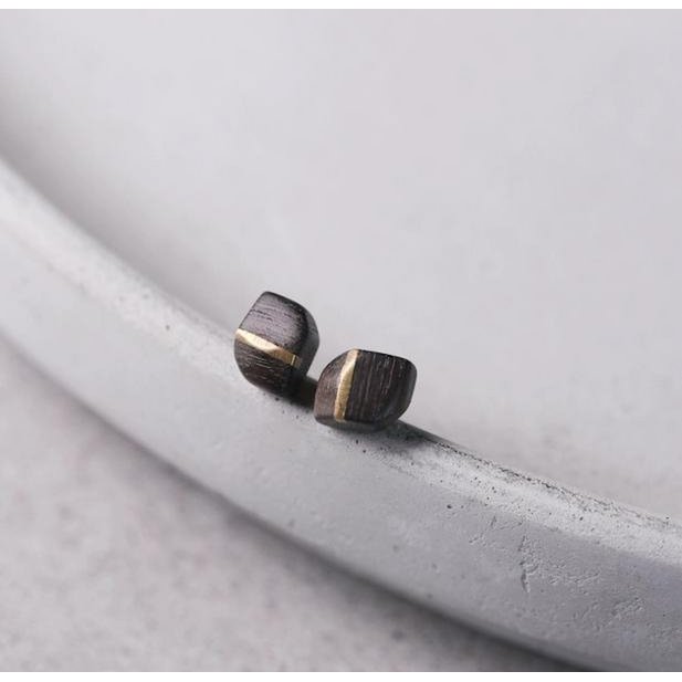 Black Sandalwood Bronze Line Earrings