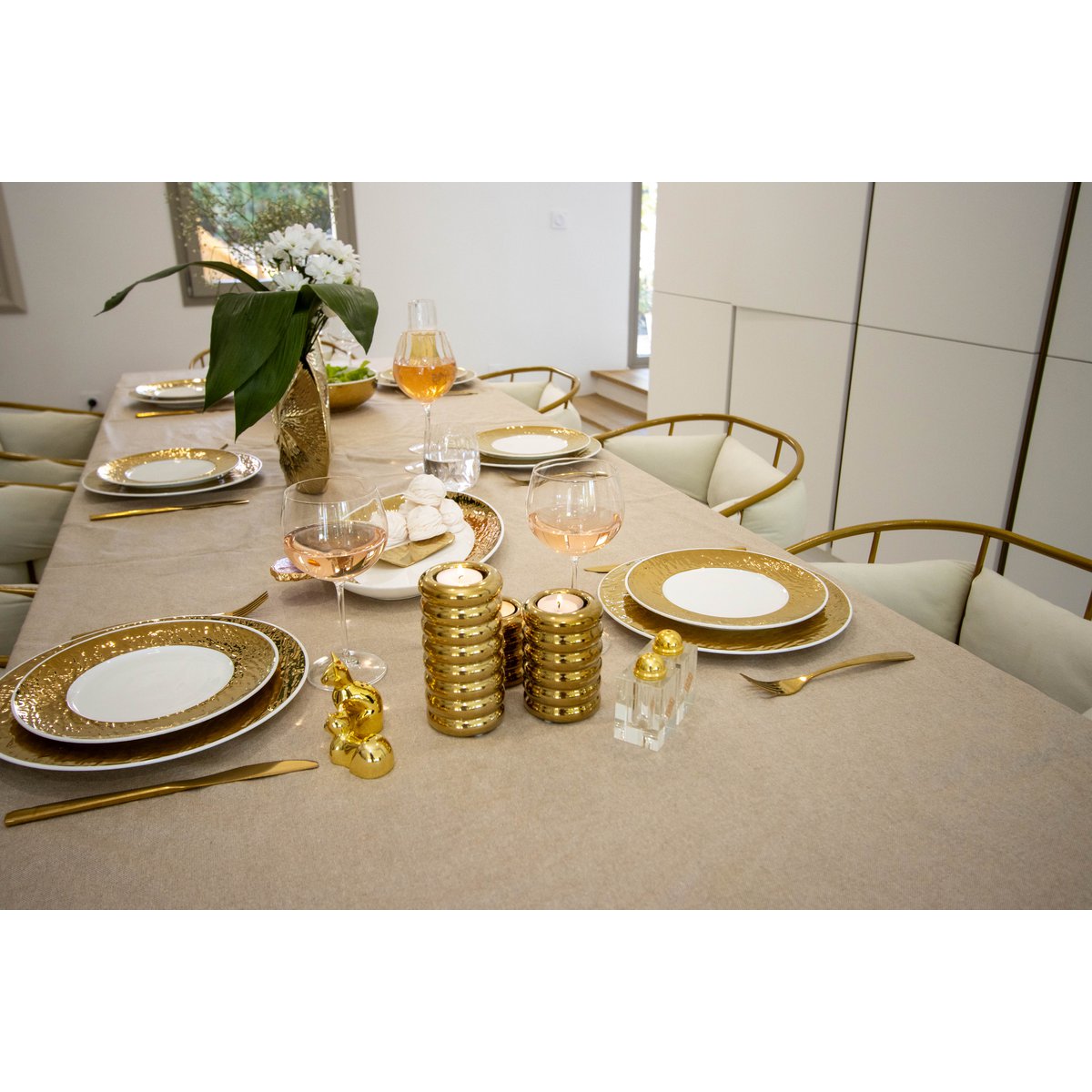 White and golden flat plate 27cm