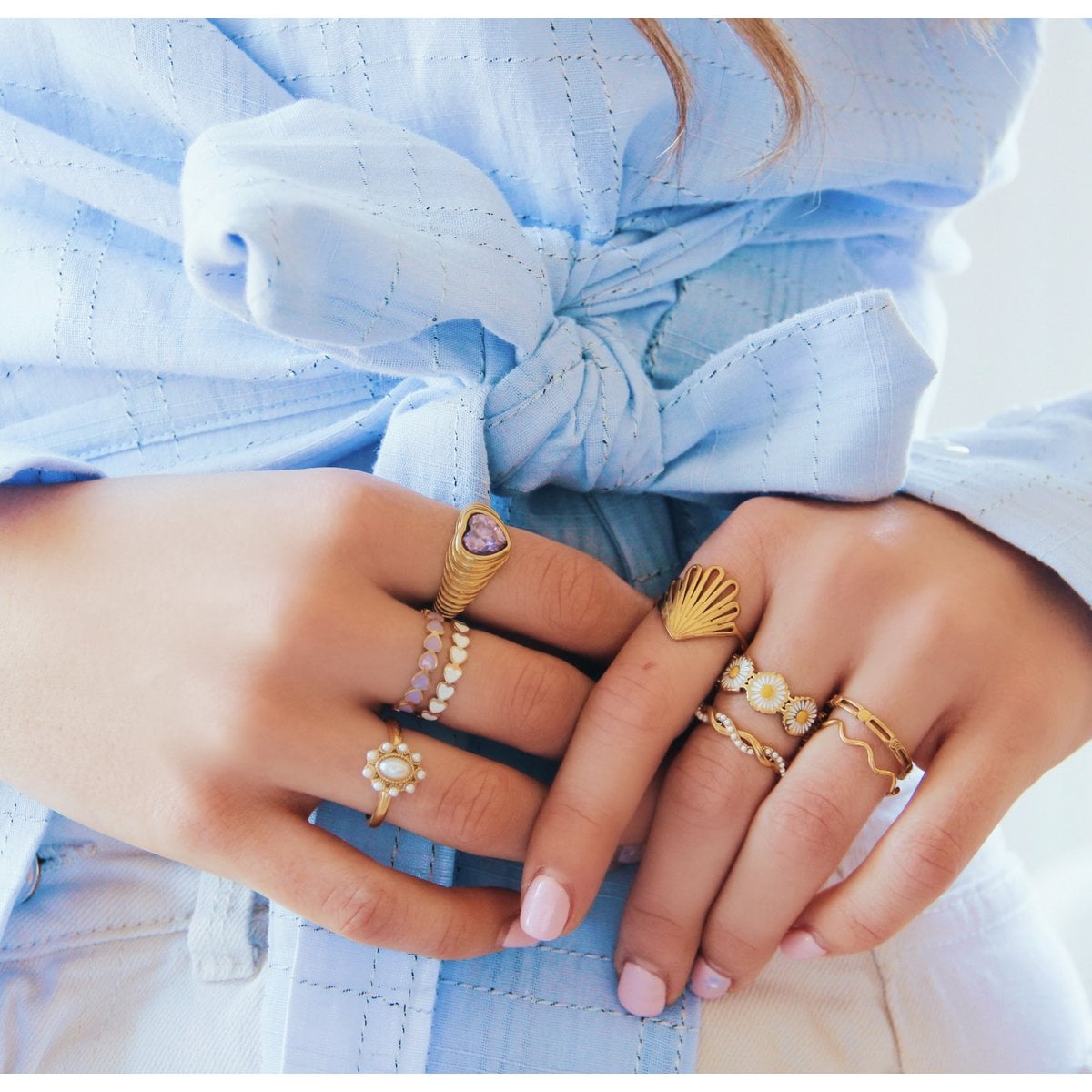Stainless steel minimalist ring with heart - gold