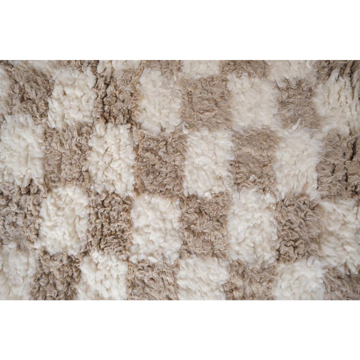 Berber checkered wool rug 110 x 146 cm