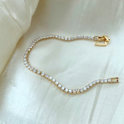 Timeless Diamond Look Sparkling Bracelet