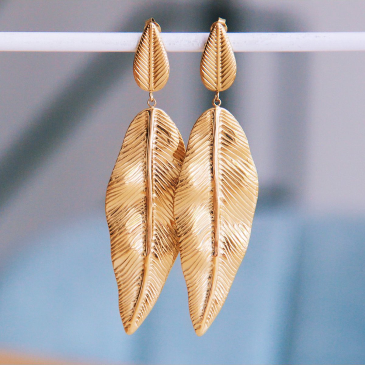 Statement earrings leaf