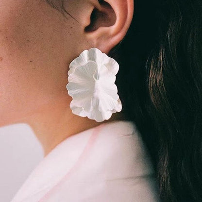 Minimalist Leaf Design Bold Earrings