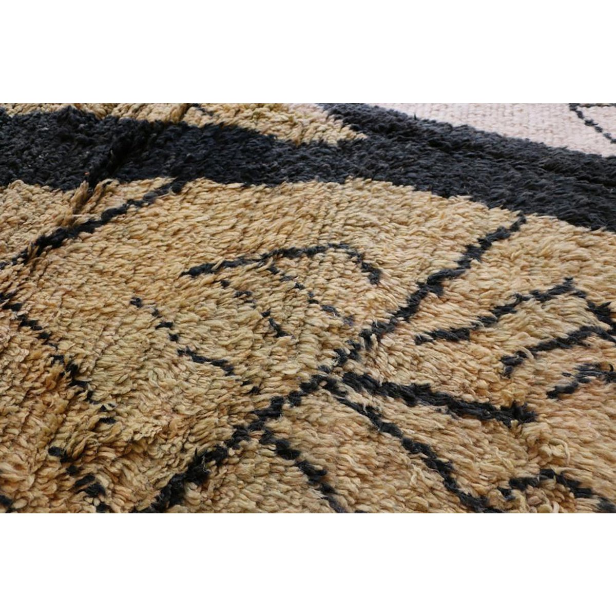 Pure wool Moroccan Berber rug 178 x 266 cm