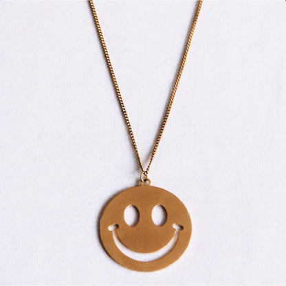 Delicate link chain with XL smiley