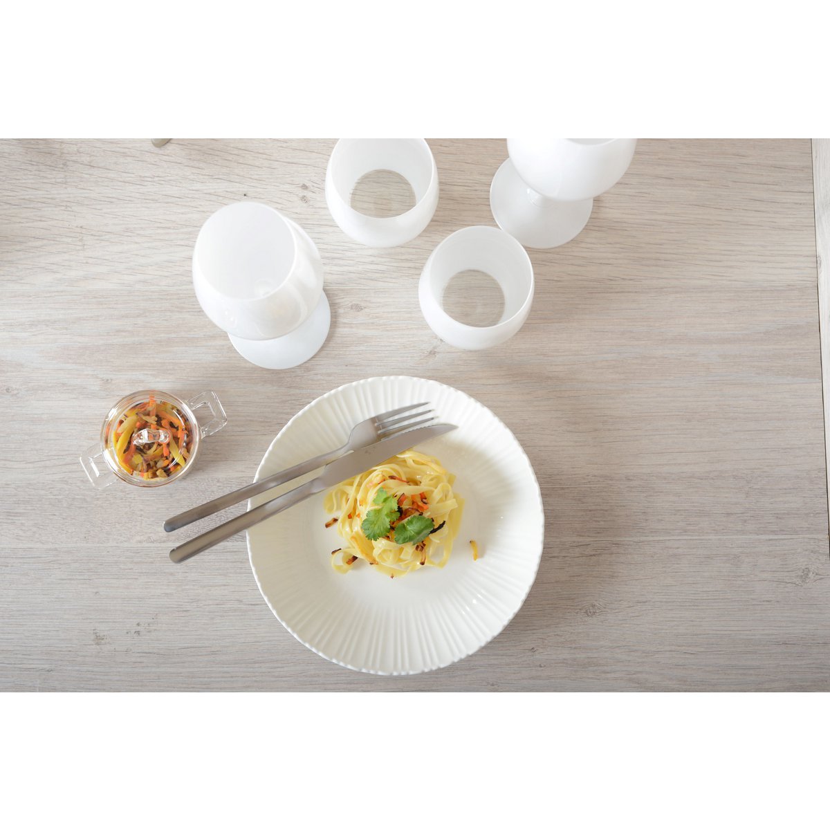 Rosa white hollow plate 21x21x6.3cm