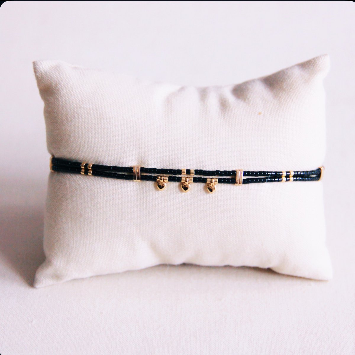 Double Miyuki bracelet with 3 mini hearts - black