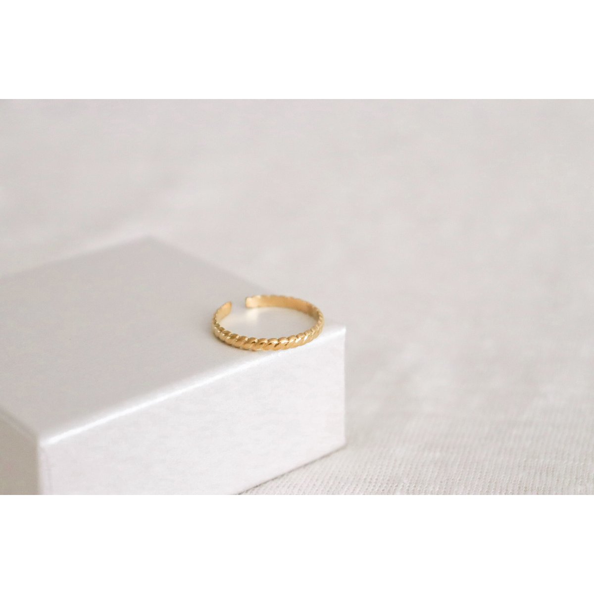 Croissant Ring - Gold