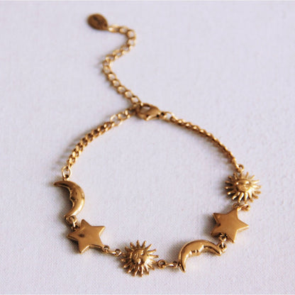 Link bracelet with sun, moon and star