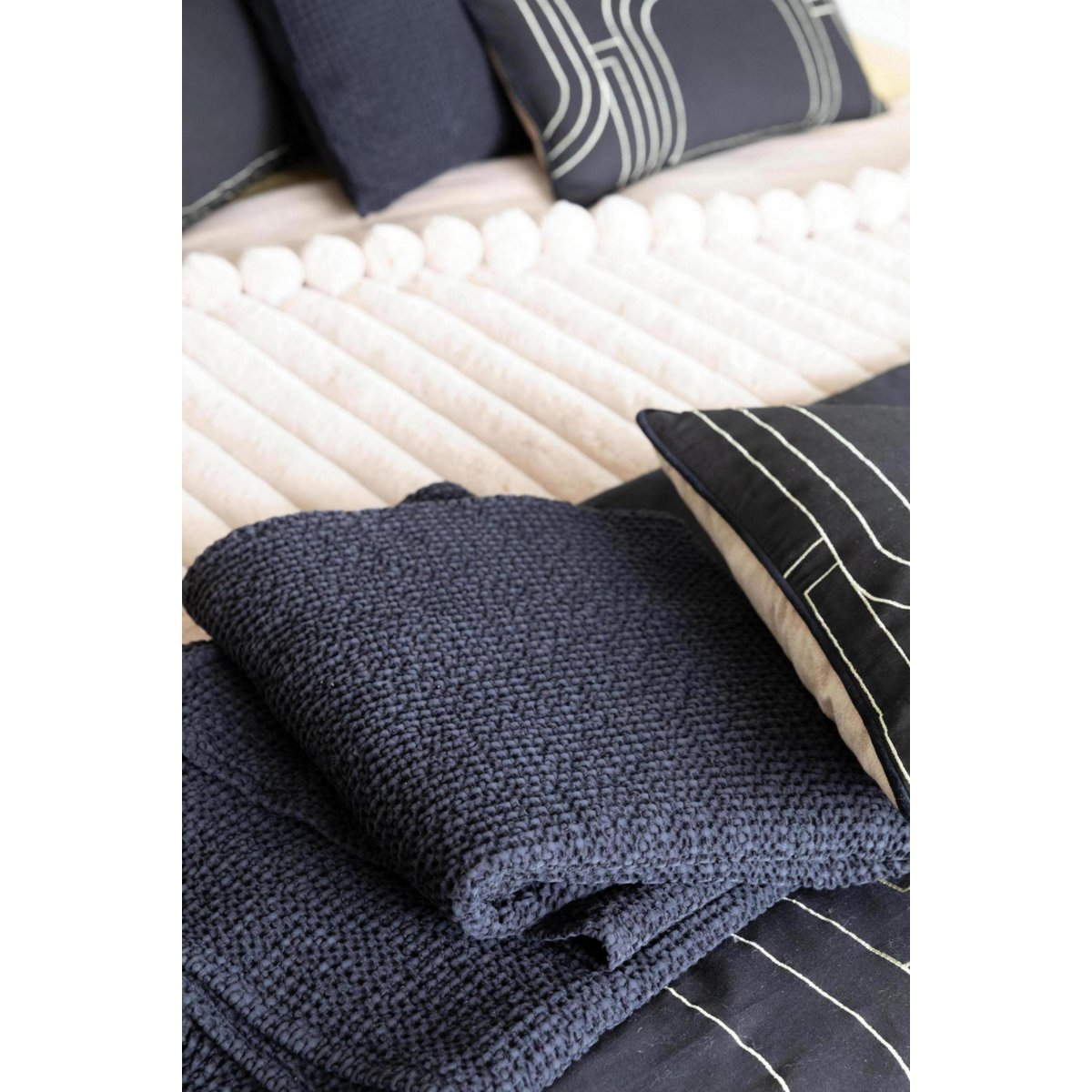 Alice Neige bed throw 180 x 260