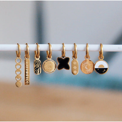 SS305: Stainless steel creoles with tag and stars – gold