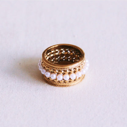 Statement ring with mini pearls