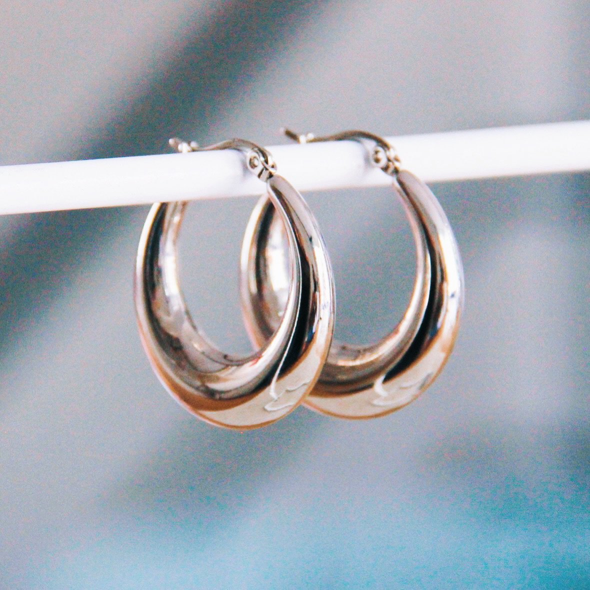 EA509: Stainless steel creole 30mm “wide” - silver