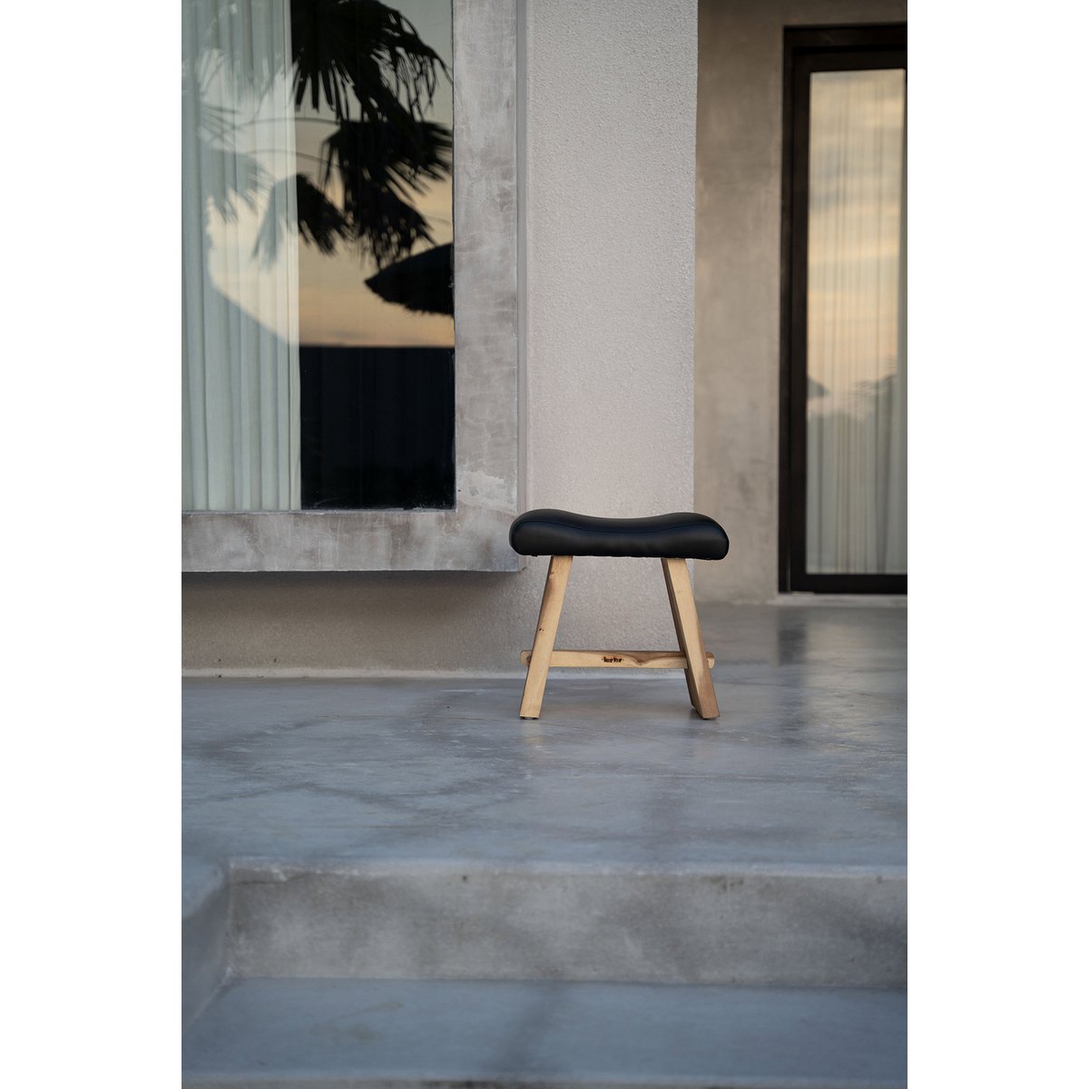 The Suar Stool with Leather - Natural Black