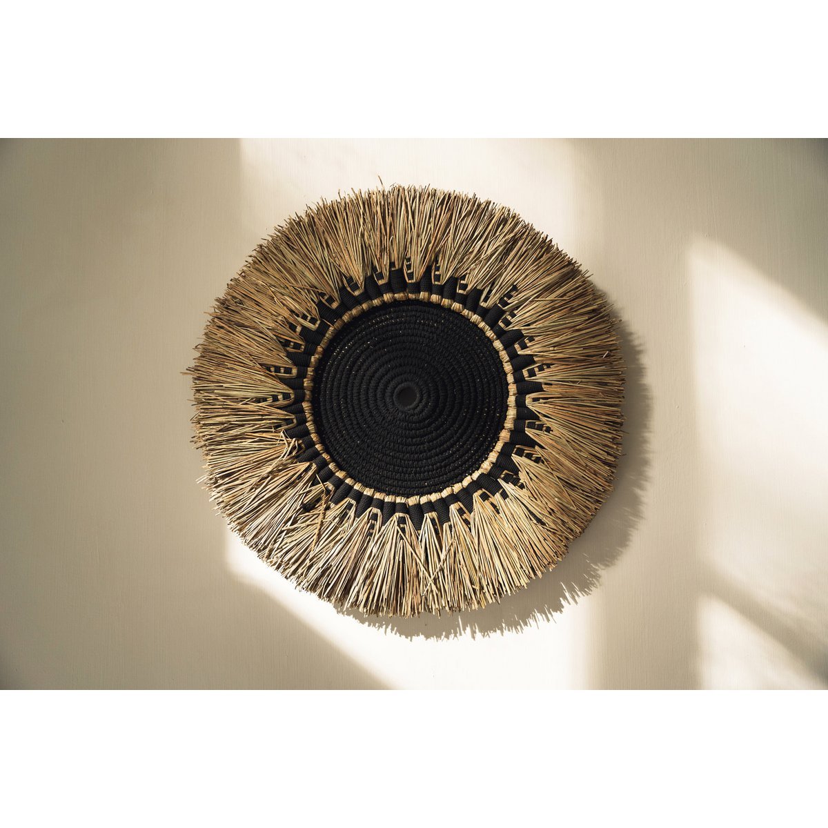 The Raffia Macramé Wall Deco - Black Natural