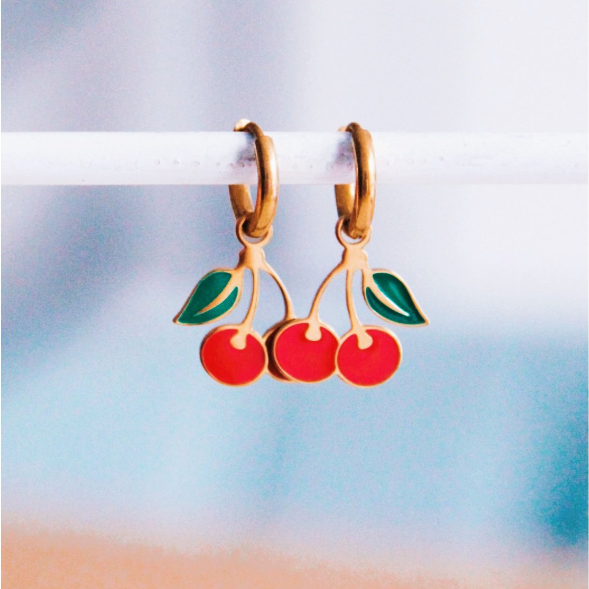 Stainless steel creoles with cherry - red/gold