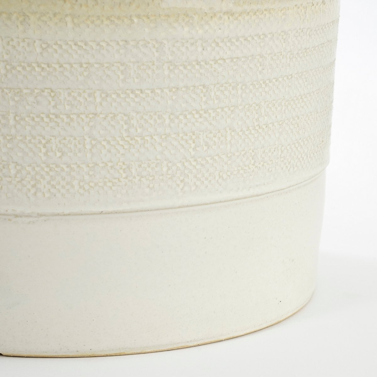 Flowerpot inside Olof Crème