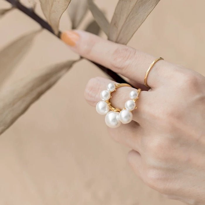 Bold Look U Shape Pearl Ring