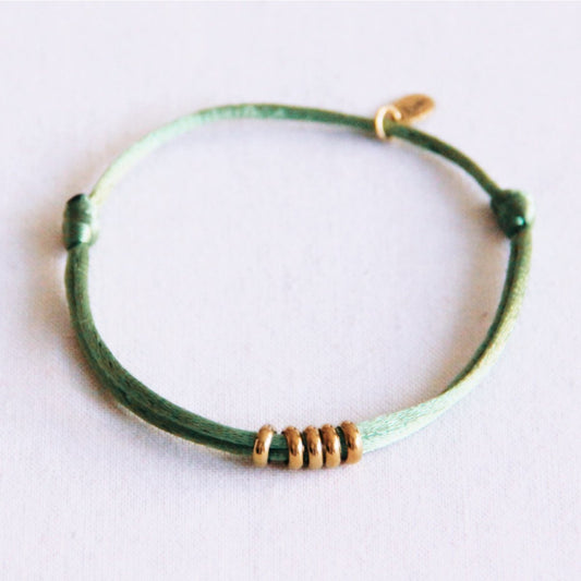 Satin bracelet with rings – green/gold