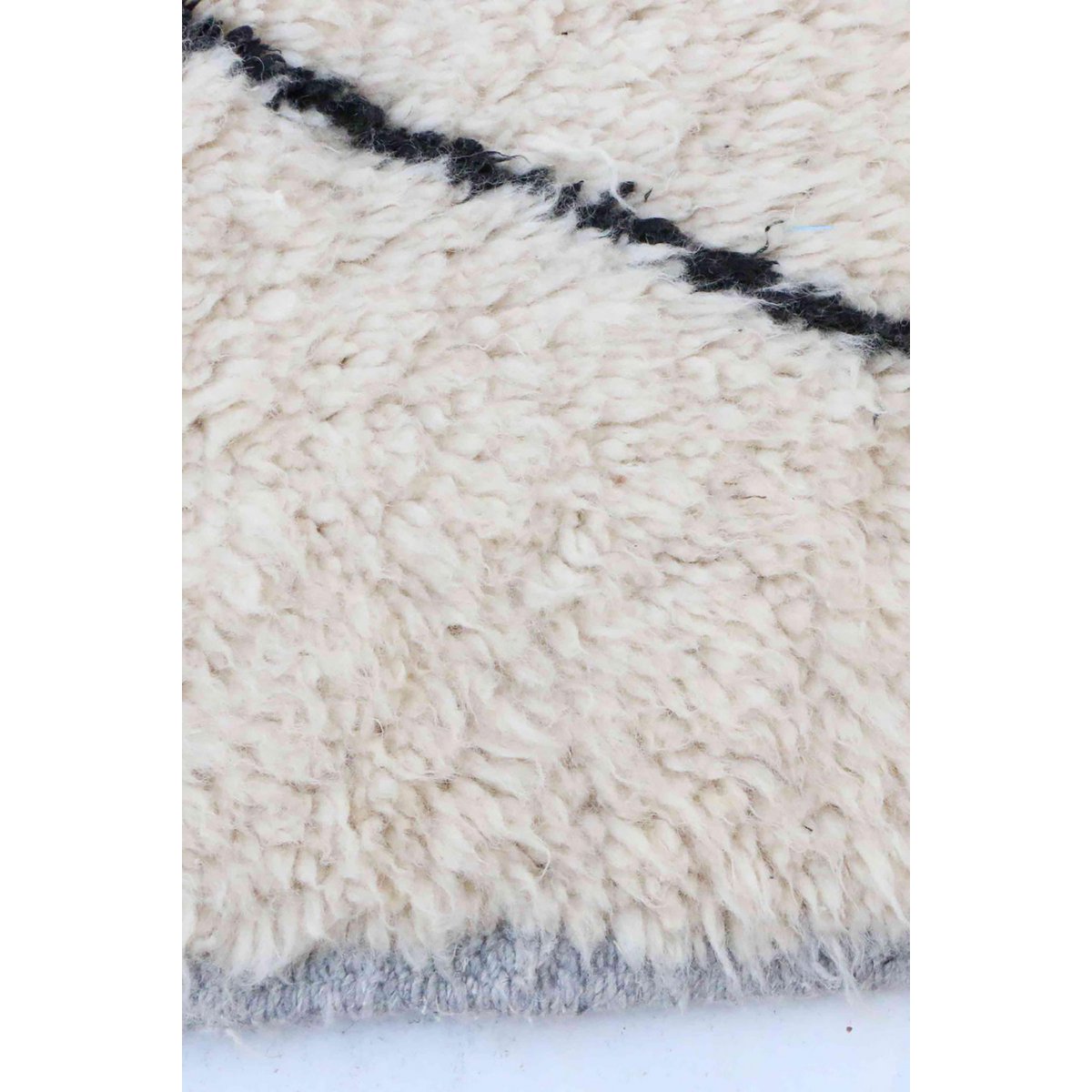 Pure wool Moroccan Berber rug 157 x 247 cm