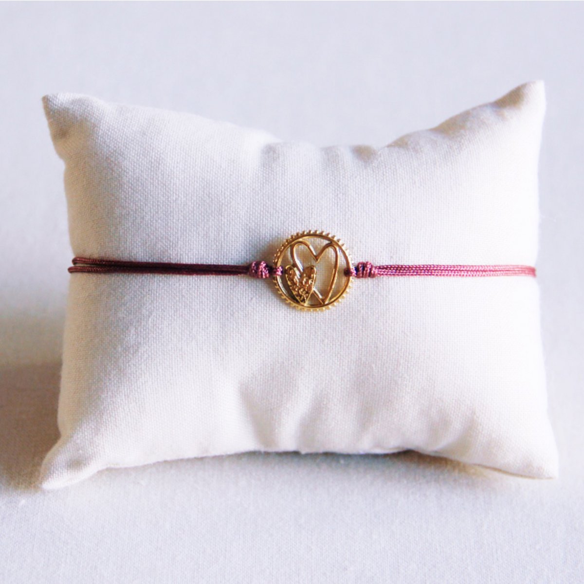 Satin bracelet with round charm double heart – old pink