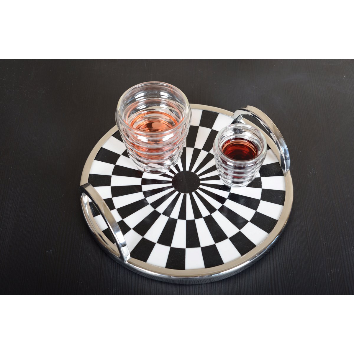 ROUND TRAY WITH BLACK AND WHITE CHECKS 28X28X6CM