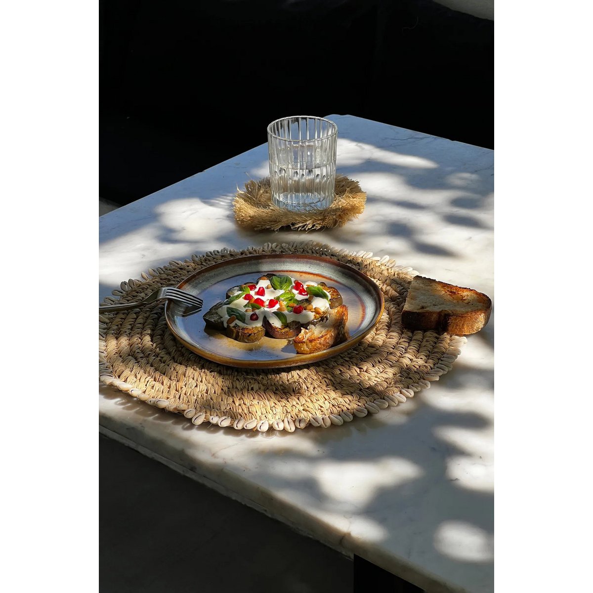 The Raffia Shell Placemat - Natural