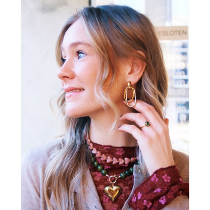 Beaded necklace of resin hearts - salmon