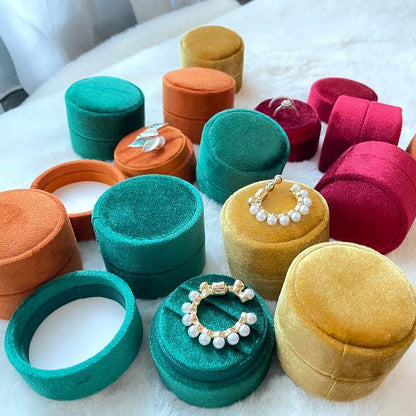 Round Velvet Wedding Ring Box n Proposal Ring Box