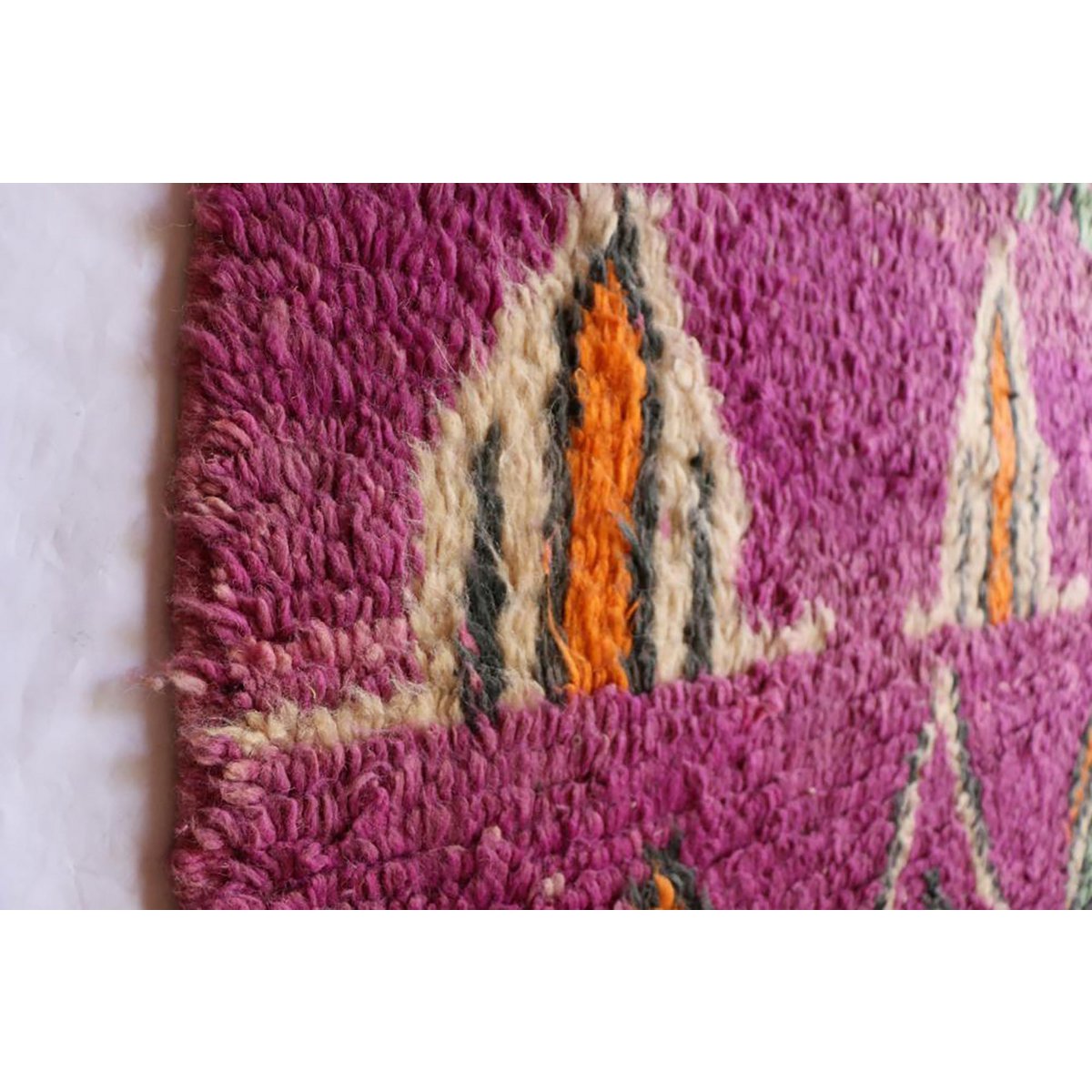 Contemporary wool Berber rug 197 x 304 cm