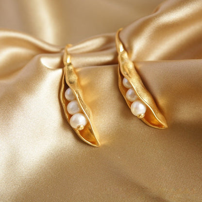 Vintage Style Pea Pod Design Golden Earrings