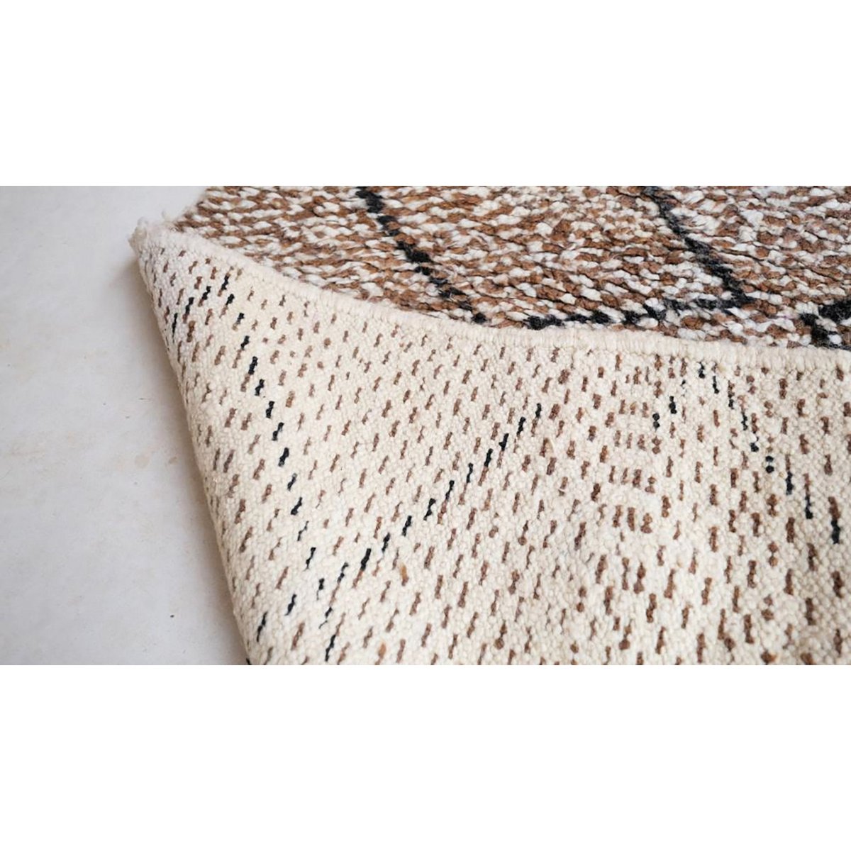 Pure wool Moroccan Berber rug 189 x 300 cm