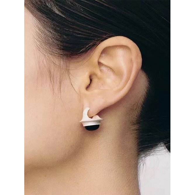 Chic Matt Silver Round Ear Stud - Black n White Onyx