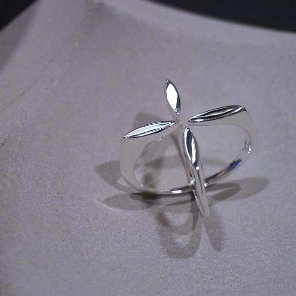 Minimalist Cross Flower Ring-Adjustable