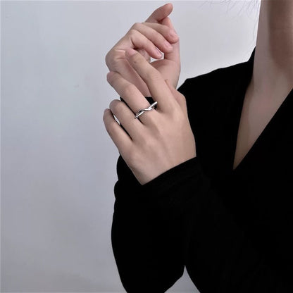 Minimalist Knot Ring – 925 Sterling Silver