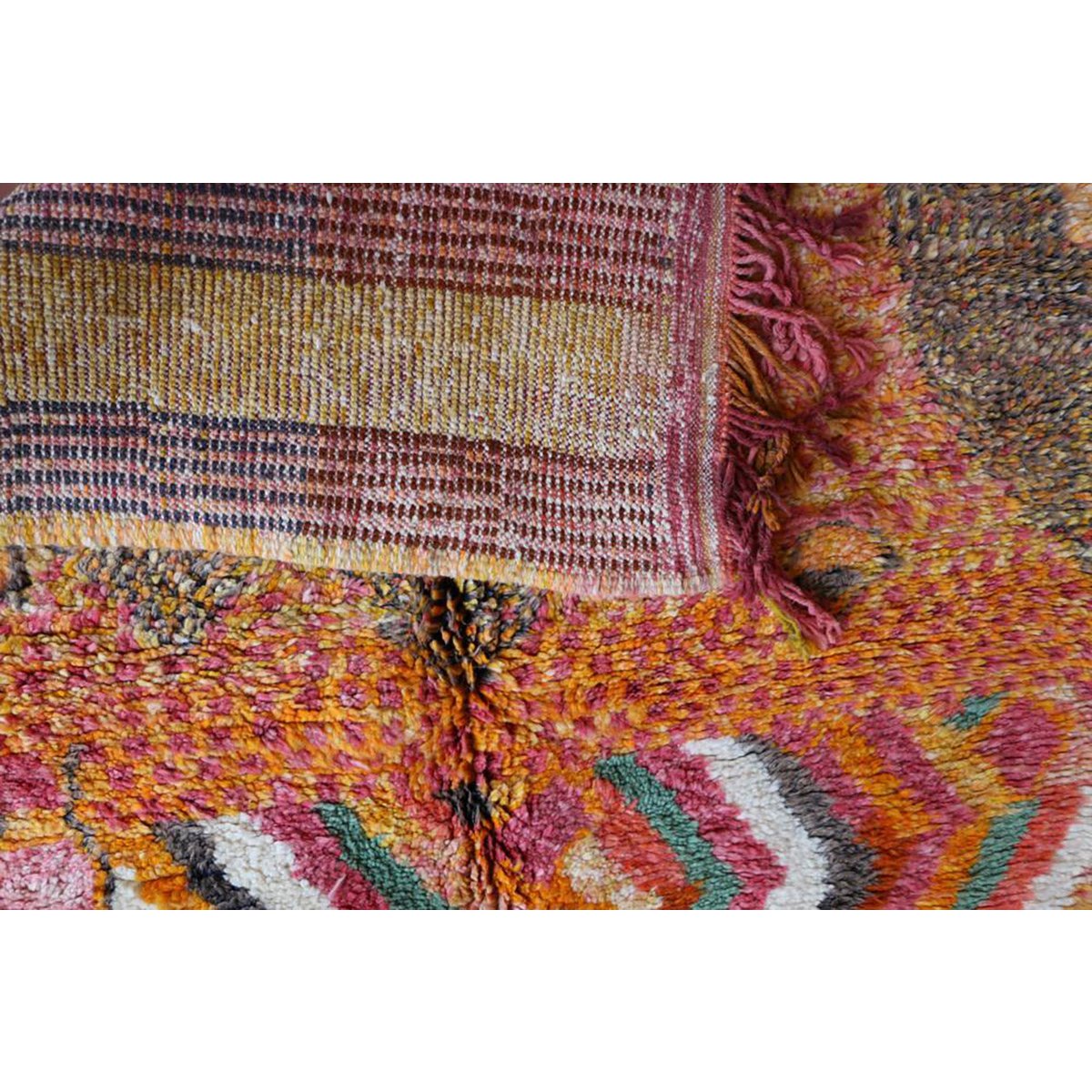 Berber wool rug from M'Rirt 152 x 237 cm