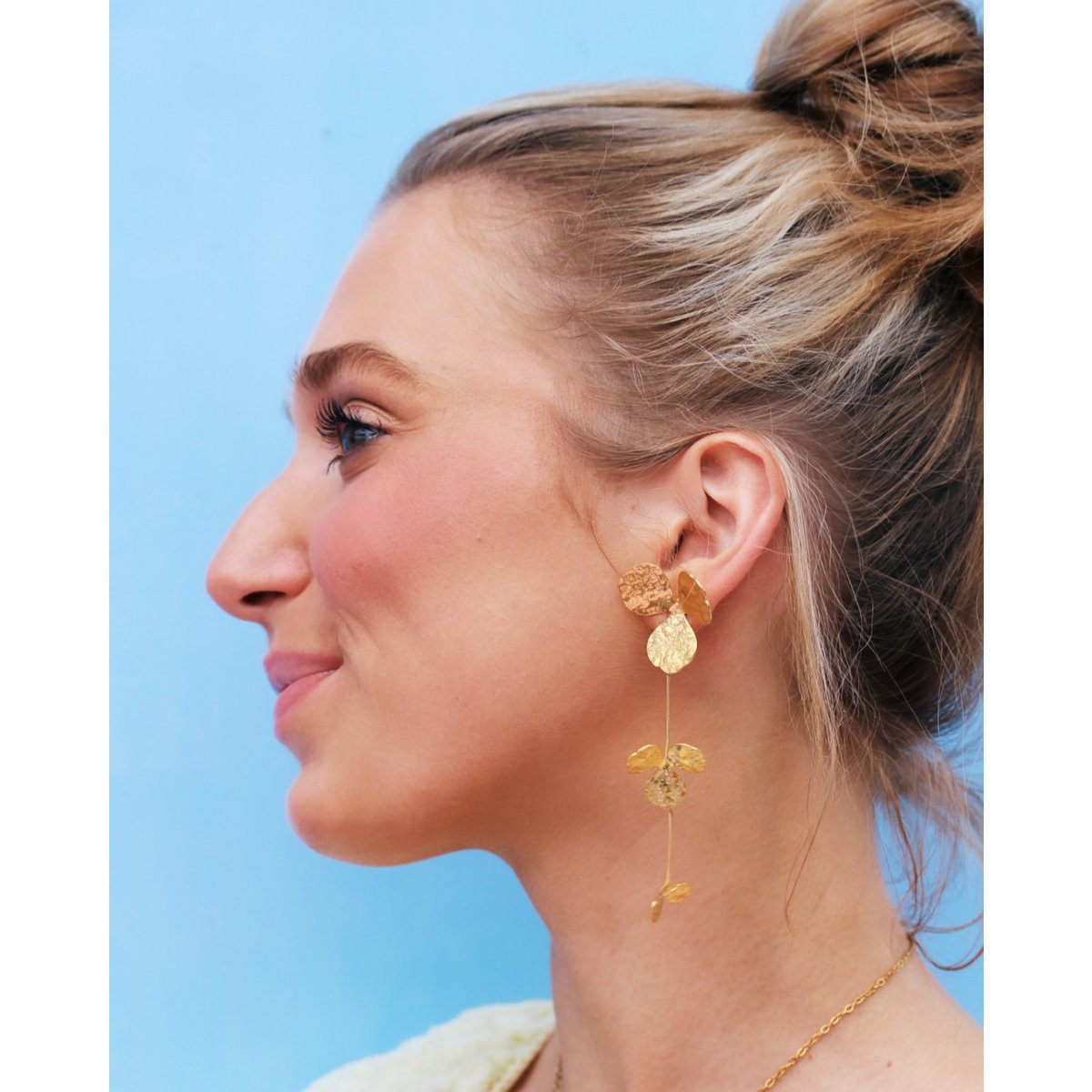 Statement earring 'flower garland'