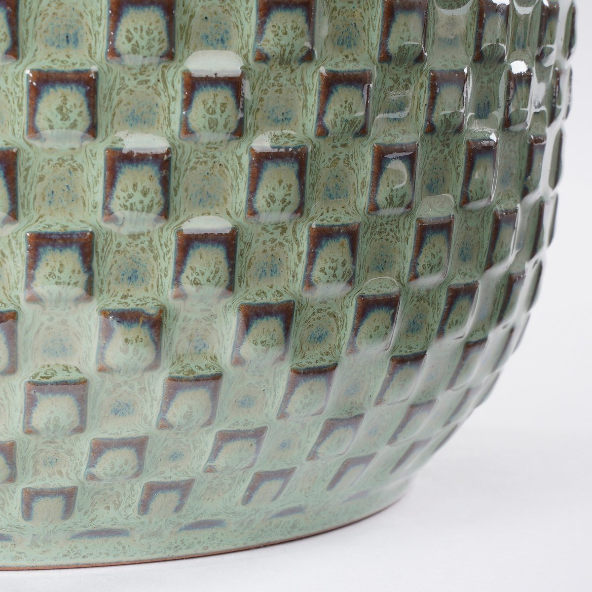 Flowerpot inside Daan Groen