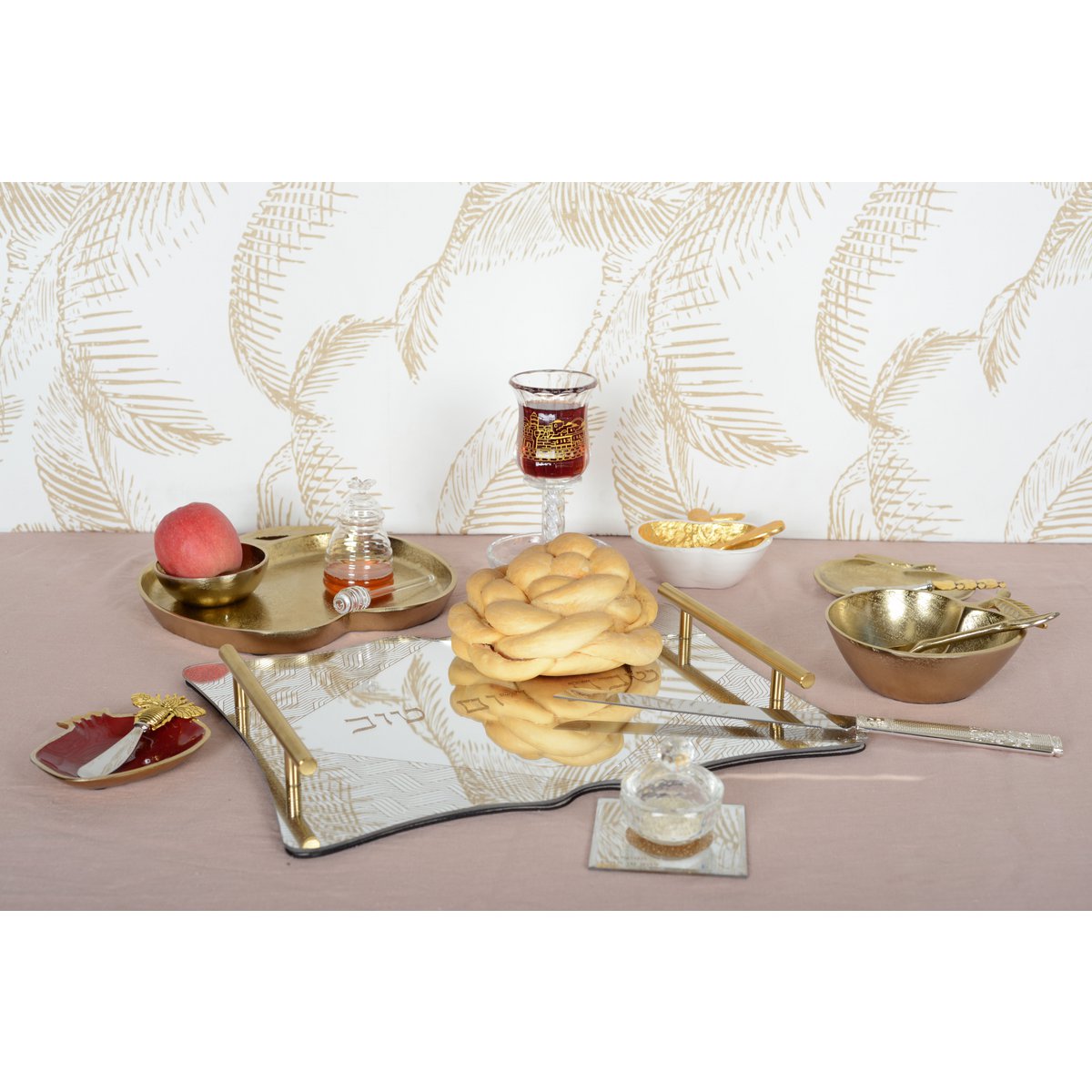 GOLDEN APPLE CUP WITH SMALL SPOON 18X13.5X5CM