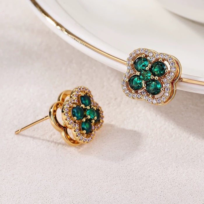 Turning Clover Jewelry Set – Lucky Four Leaf Design