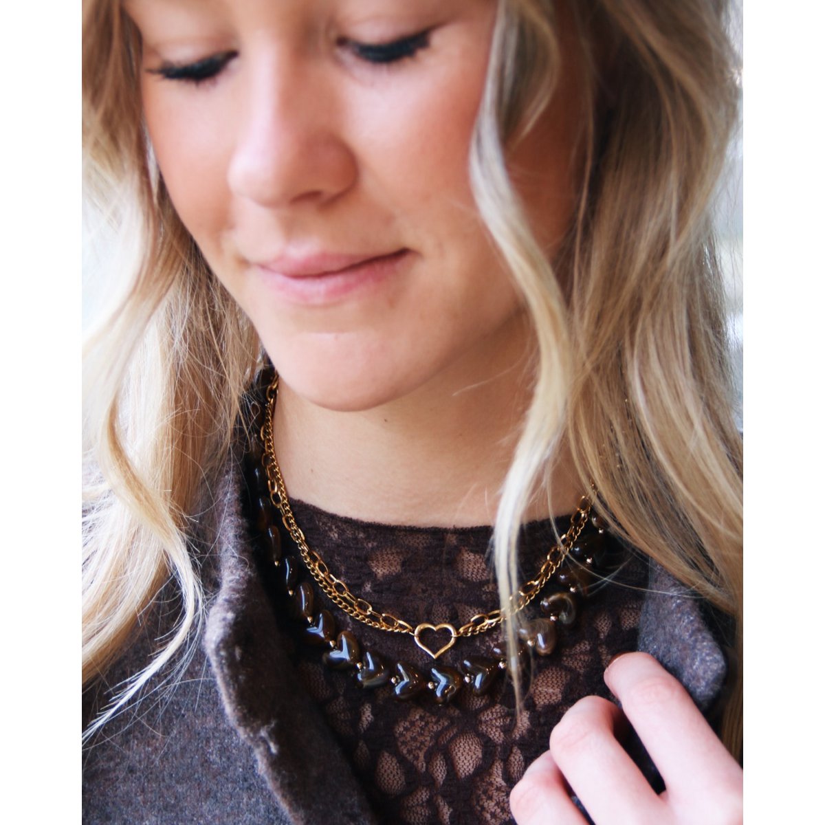 Resin heart bead necklace - brown