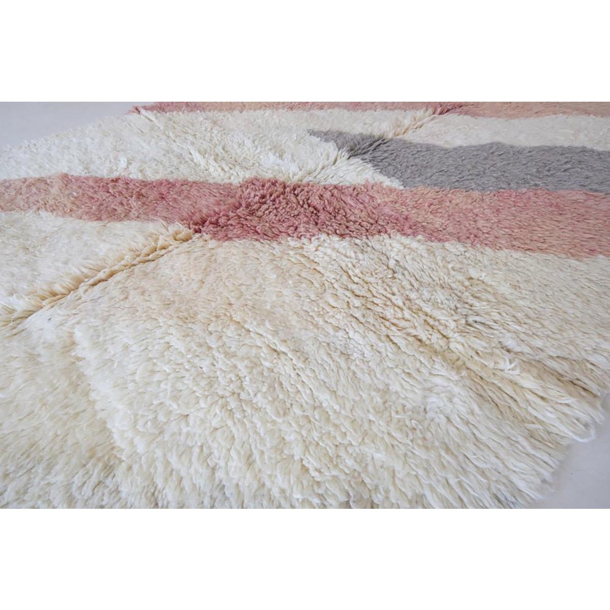 Pure wool Moroccan Berber rug 157 x 259 cm