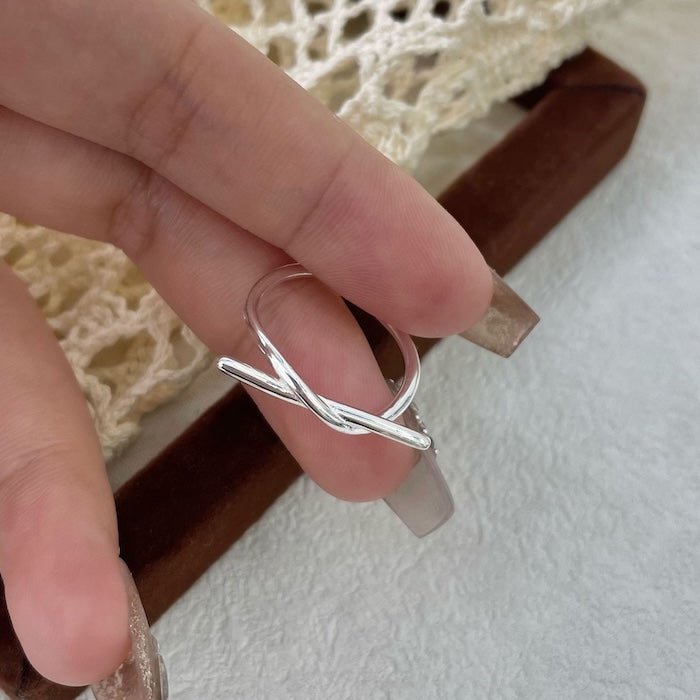 Minimalist Knot Ring – 925 Sterling Silver