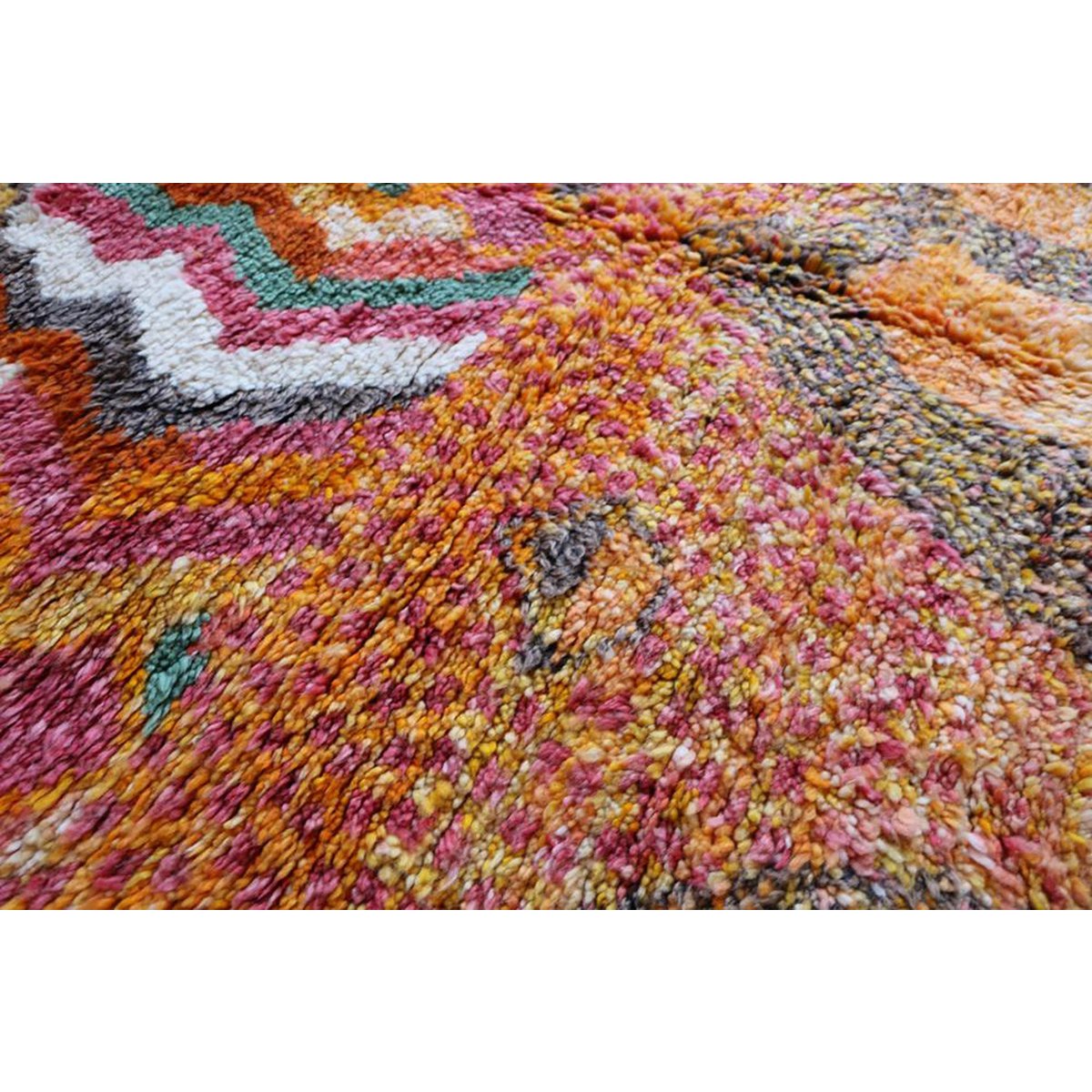 Berber wool rug from M'Rirt 152 x 237 cm