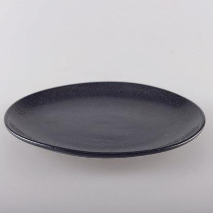 BLACK FLAT PLATE WITH ECLAT 27CM