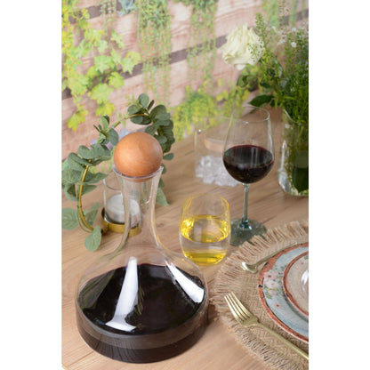 Decanter carafe with wooden cap