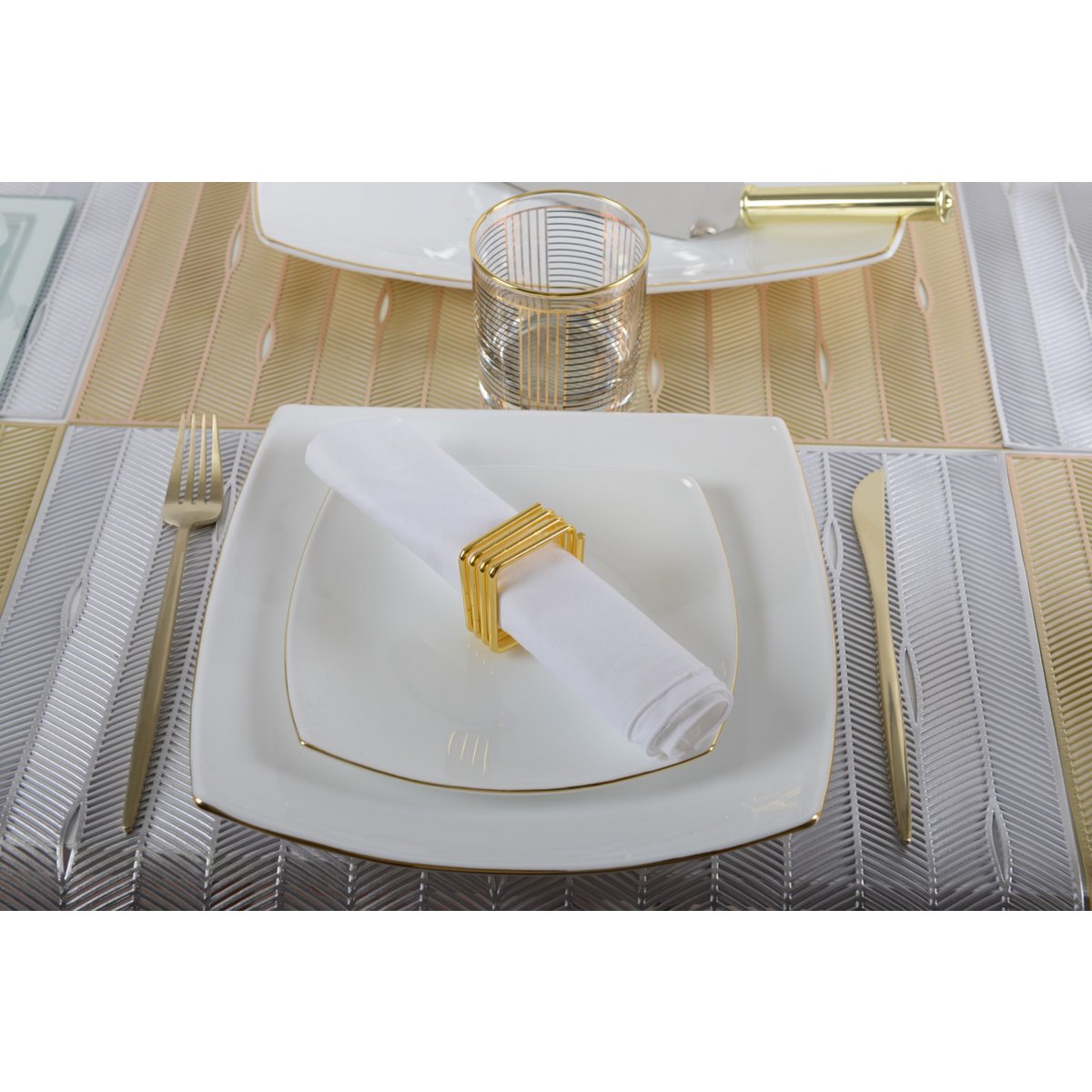 SQUARE GOLDEN EDGE DESSERT PLATE