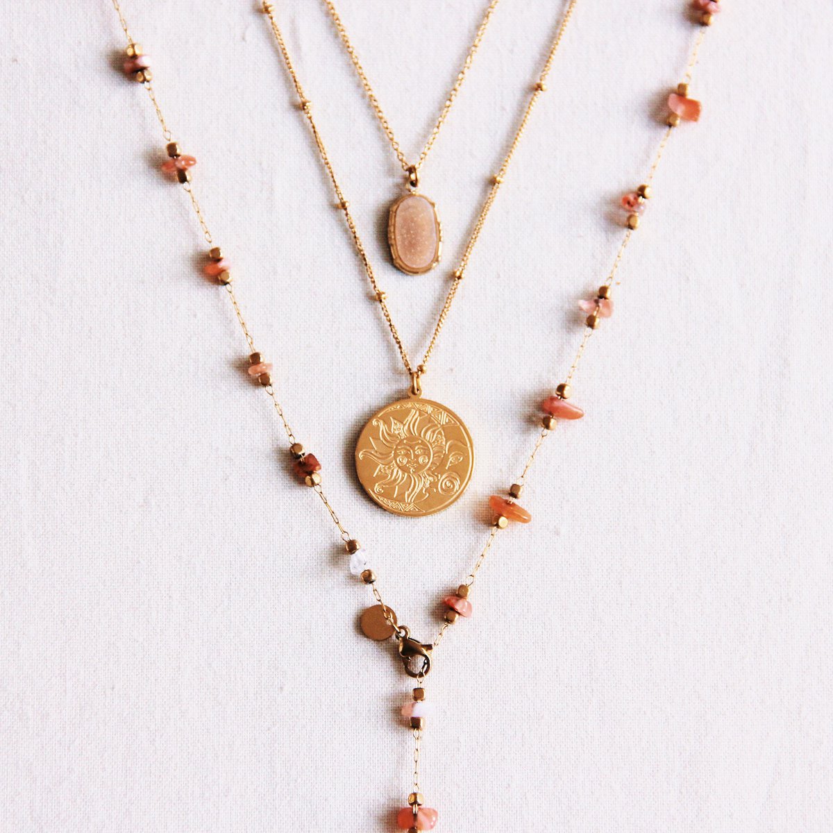 Stainless steel fine chain with balls with moon/sun charm – gold