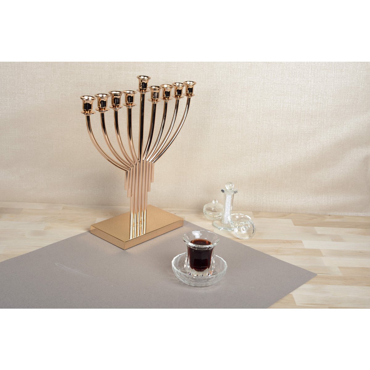 SALIRE ET POIVRIPERS AND CRISTAL