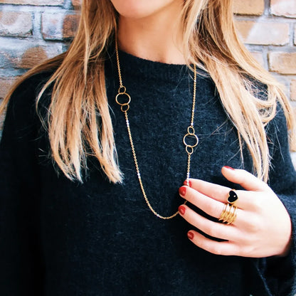 Long necklace with round details